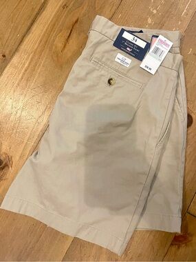 Vineyard Vines Men’s Flat Front Shorts in Khaki Tan